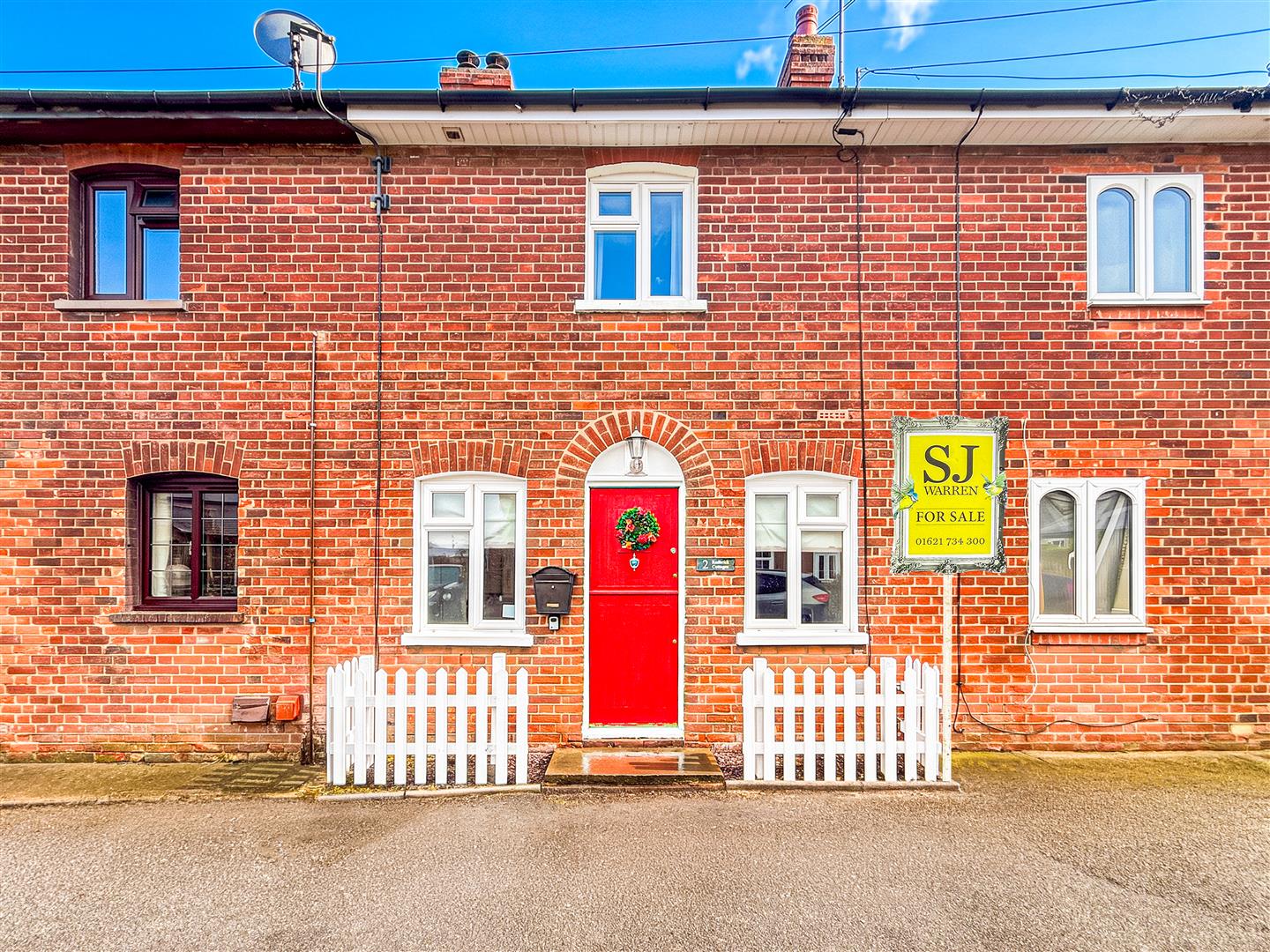 2 Red Brick Cottages The Endway